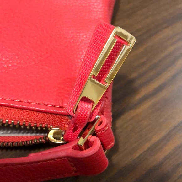 EUC Isaac Mizrahi Crossbody (A214) - Picture 5 of 6